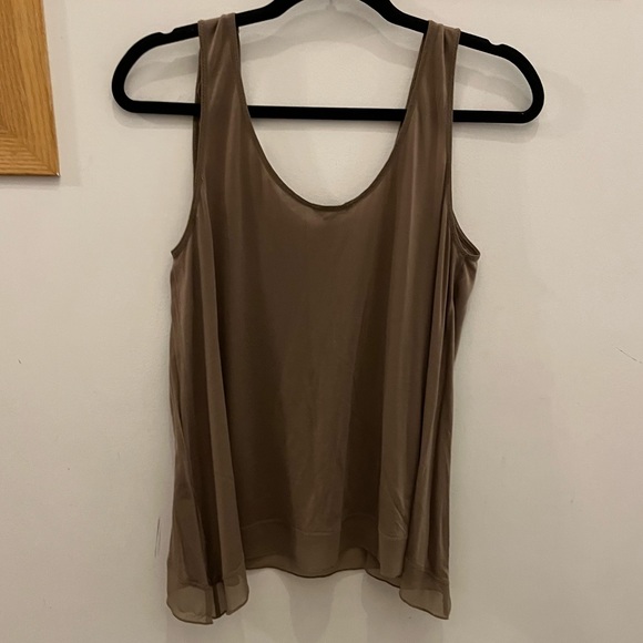 Sleeveless Tank Top (X-Small) - Picture 2 of 5